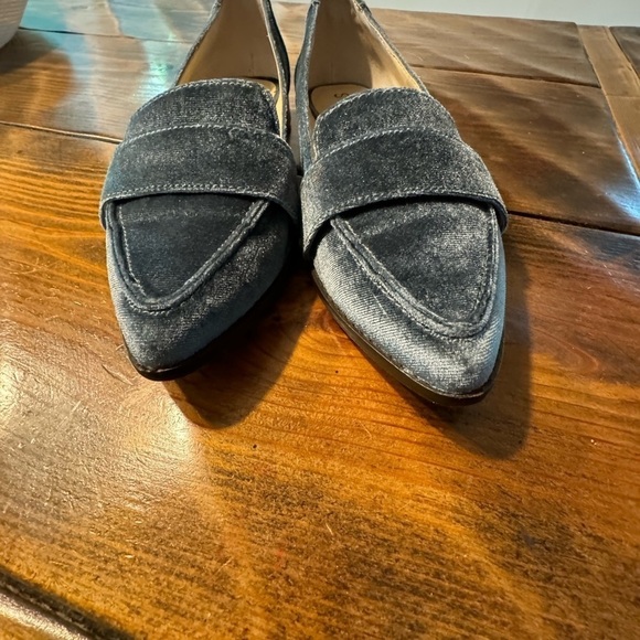 Sole Society Women’s Edie Blue Velvet Point Toe Loafers Flats - Size 7 - Picture 6 of 9